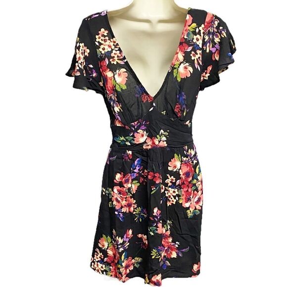 2 Xhilaration mini floral summer dresses EUC - Picture 3 of 5